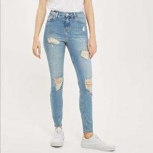 Topshop Jamie distressed skinny jeans. Size 26